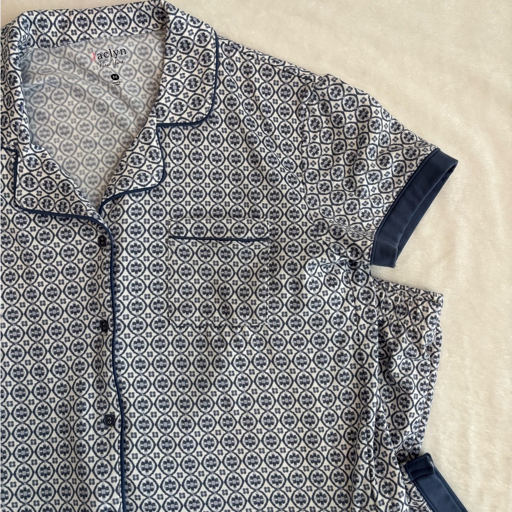 NWOT-Jacklyn Blue Patterned Ladies Pajama set